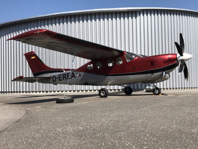 Cessna Centurion (D-EREA) - Brand new registration ex N81MG at Landshut southern ramp on 28.03.2022