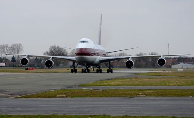 BOEING 747SP (VP-BAT)