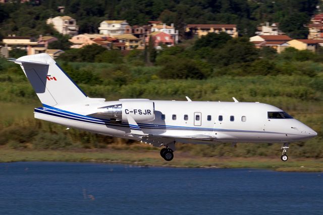 Canadair Challenger (C-FSJR) - Shaw Communications Challenger 604 C-FSJR approaching the threshold of rwy 35.