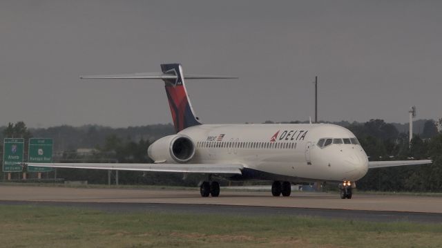 Boeing 717-200 (N982AT) - ex-TRS