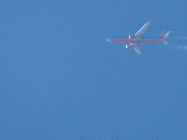 Boeing 737-800 (N8624J)