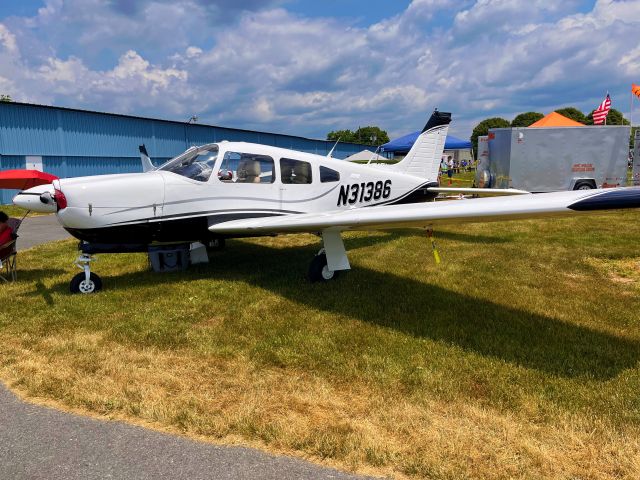 Piper Cherokee Arrow (N31386)