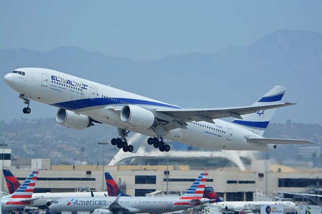 Boeing 777-200 (4X-ECE) - El Al Boeing 777-258ER 4X-ECE at LAX on May 3, 2016. 