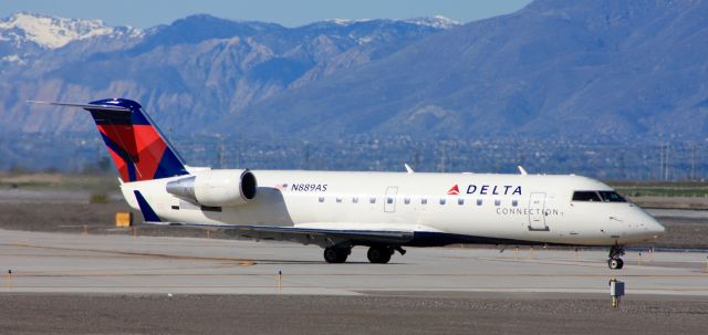 Canadair Regional Jet CRJ-200 (N889AS)