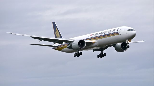 BOEING 777-300 (9V-SWY) - BOE294 on final to Rwy 16R to complete a flight test on 11/20/14. (ln 1250 / cn 42238).