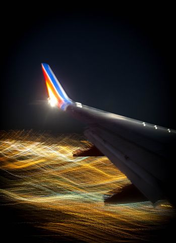 — — - 8 sec exposure on landing approach into SFO