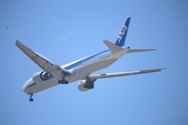 BOEING 777-300 (JA792A)