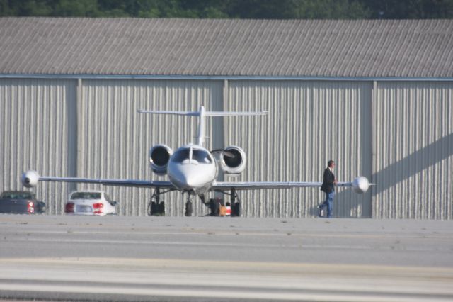 Learjet 35 (N135WE)