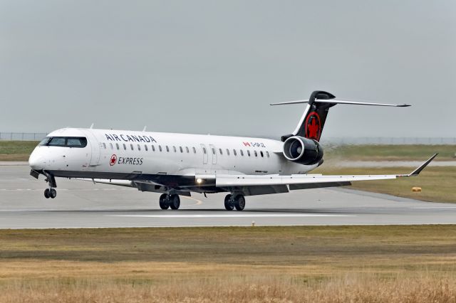 Canadair Regional Jet CRJ-900 (C-GPJZ)