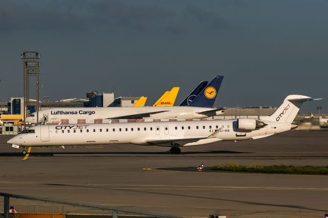 BOMBARDIER Regional Jet CRJ-1000 (EI-HIA)