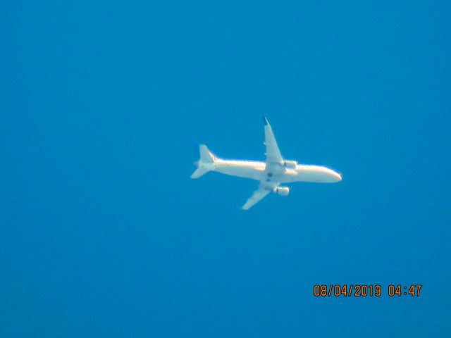 Embraer 175 (N728YX)