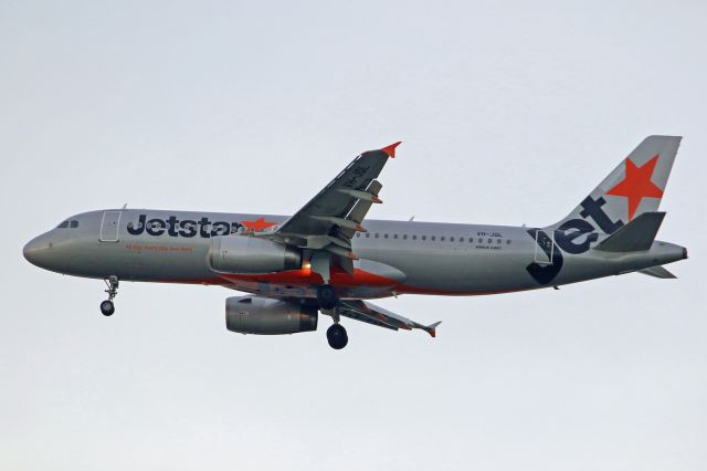 Airbus A320 (VH-JQL)