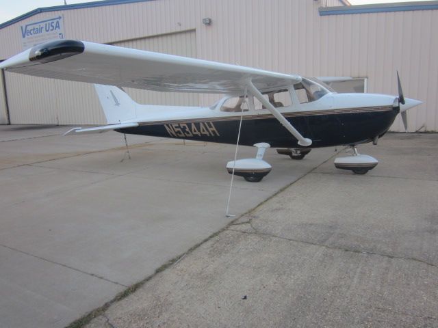 Cessna Skyhawk (N5344H) - Air Venture Ramp at Olive Branch Airport