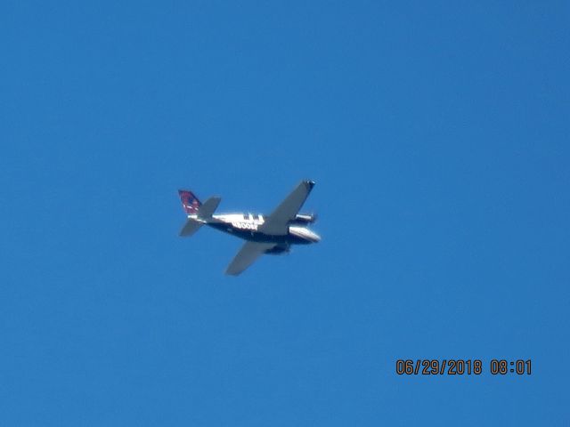 Beechcraft Baron (58) (N8008E)