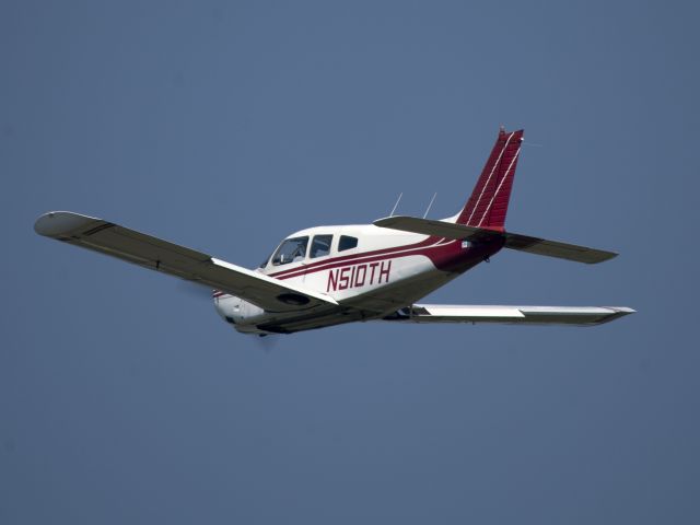 Piper Cherokee Arrow (N510TH) - Touch and go runway 26.