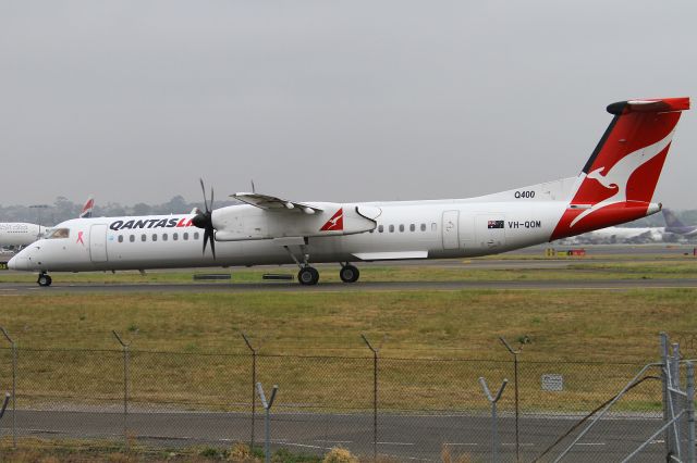 de Havilland Dash 8-400 (VH-QOM)