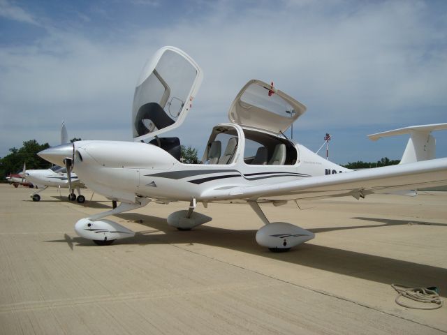 Diamond Star (N644DS)