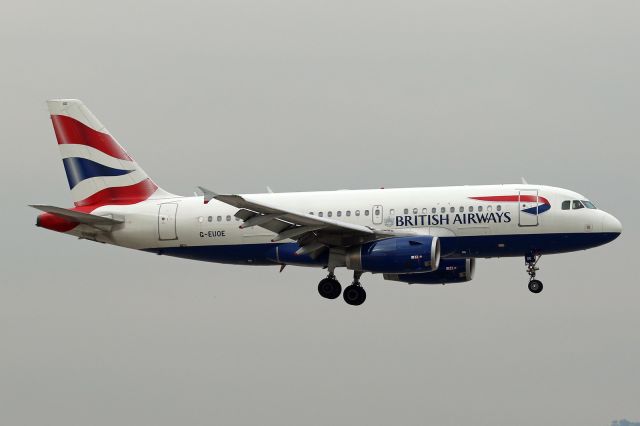 Airbus A319 (G-EUOE)