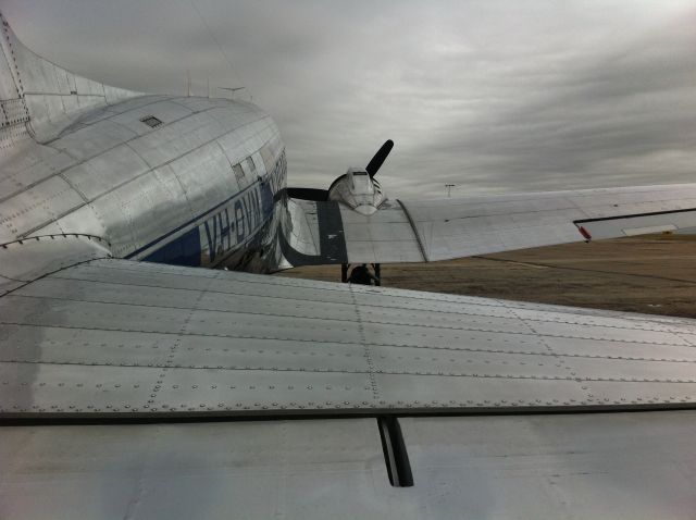 Douglas DC-3 (VH-OVM)