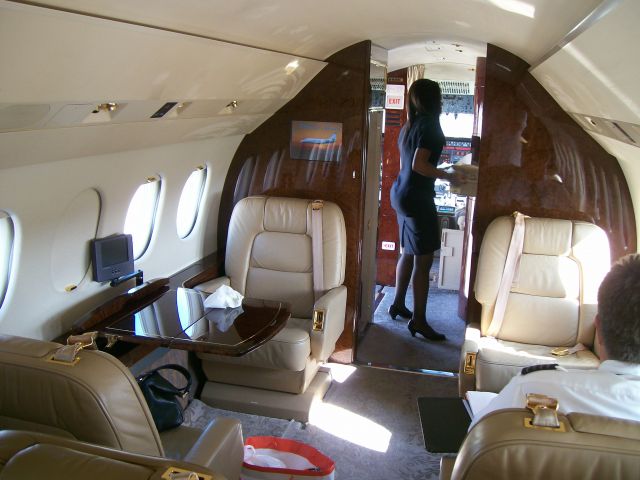 Dassault Falcon 2000 (EJA203) - Inside the Falcon 2000. Thanks to NetJets