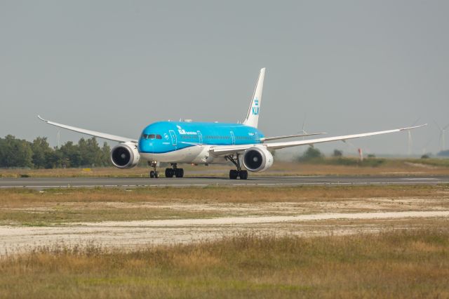 Boeing 787-8 (PH-BHM)