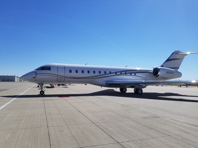 Bombardier Global Express (N300JA)