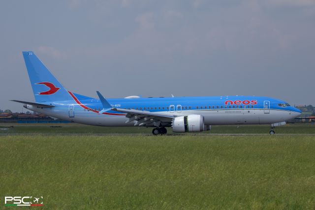 Boeing 737 MAX 8 (EI-RZG) - PSC Verona - Piti Spotter Club Verona