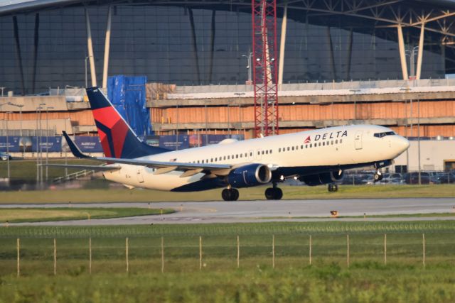 Boeing 737-800 (N372DA) - 23-R 07-14-23