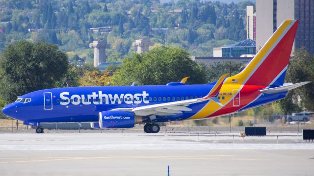 Boeing 737-700 (N7868K) - SWA2204 RNO-DEN