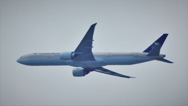 Boeing 777-200 (HZ-AK18)