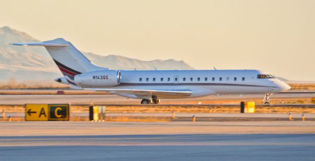 Bombardier Global Express (N143QS)