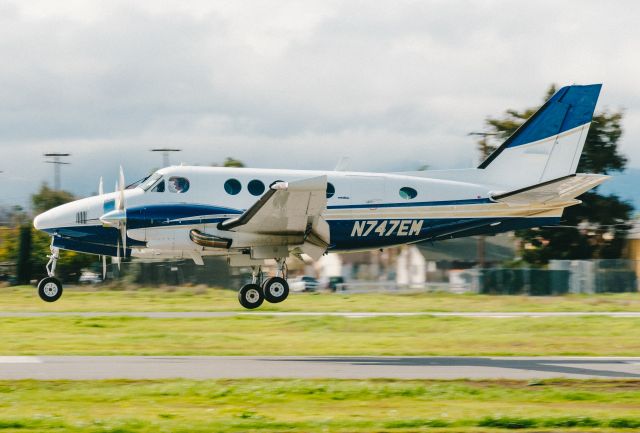 Beechcraft King Air 100 (N747EM)