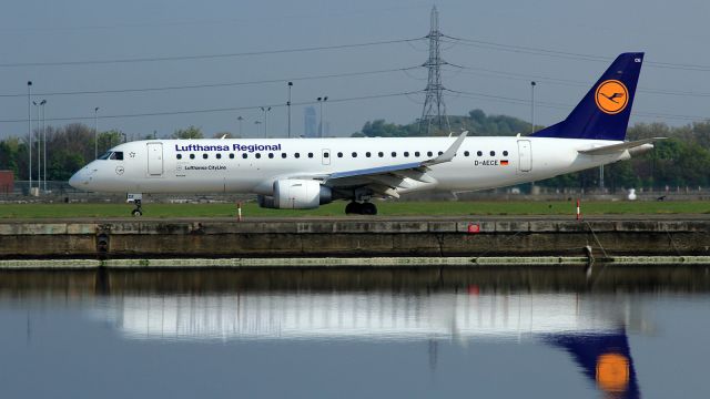 Canadair Regional Jet CRJ-900 (D-AECE)