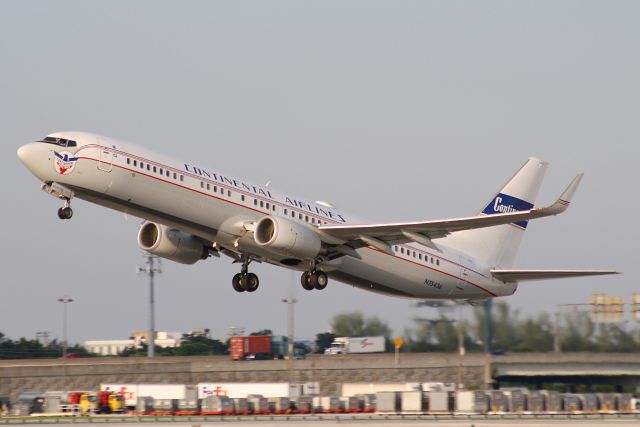Boeing 737-900 (N75436)