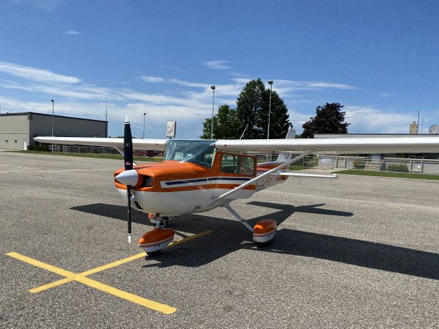 Cessna Commuter (N704HY)