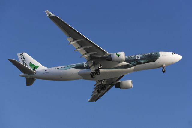 Airbus A330-200 (CS-TRY)