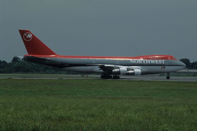 Boeing 747-200 (N622US) - Departure at Narita Intl Airport Rwy16 on 1991/08/17