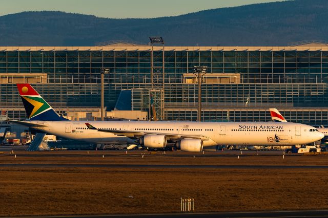 Airbus A340-600 (ZS-SNE) - early morning sun!