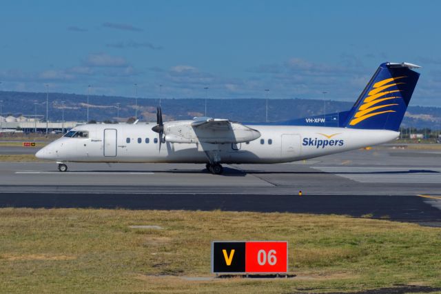 de Havilland Dash 8-300 (VH-XFW)