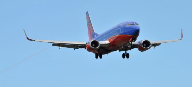 BOEING 737-300 (N624SW)