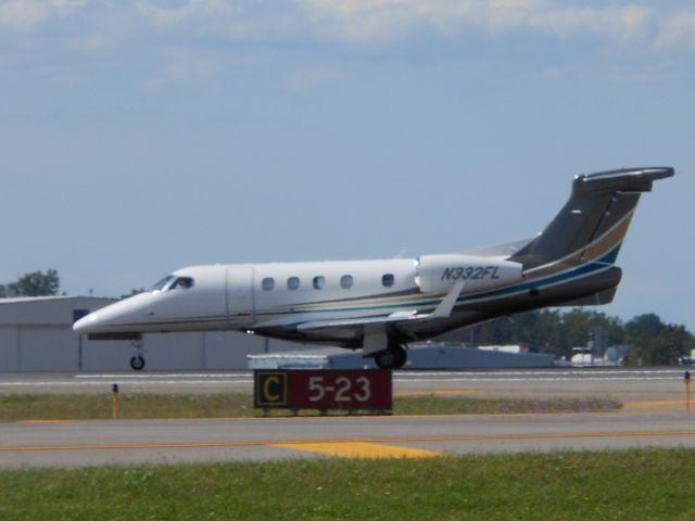 Embraer Phenom 100 (N332FL)