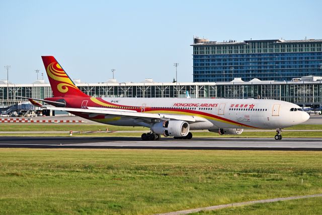 Airbus A330-300 (B-LHL)