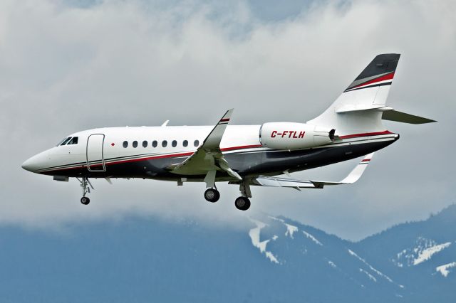 Dassault Falcon 2000 (C-FTLH)