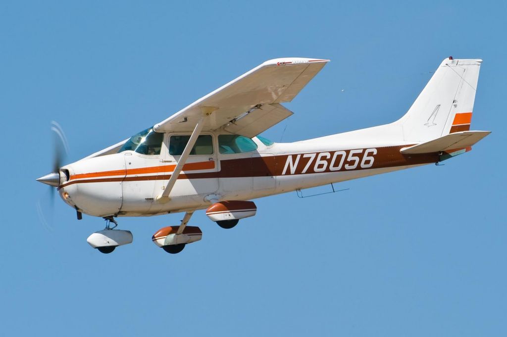 Cessna Skyhawk (N76056) - 20.Mar.10