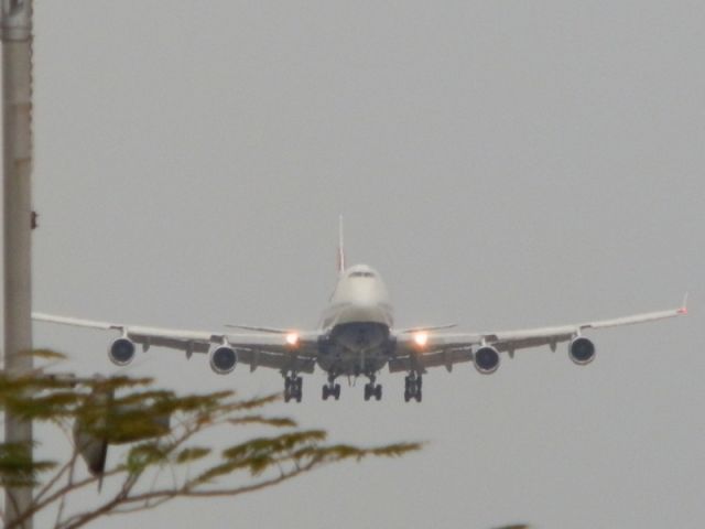 Boeing 747-400 (G-BNLW)