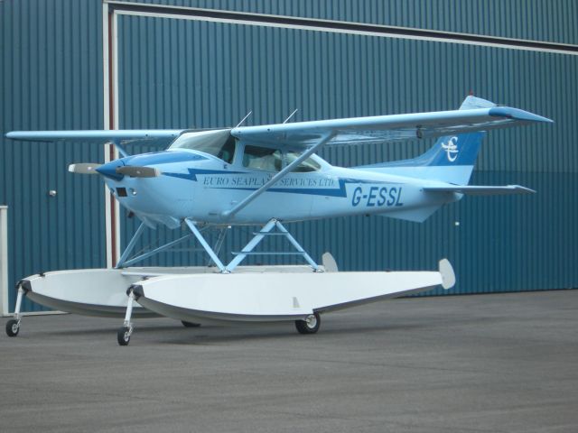 — — - Float CESSNA