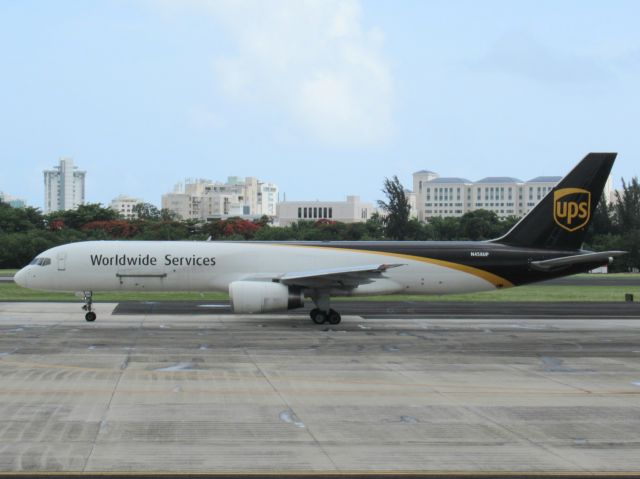 Boeing 757-200 (N458UP)