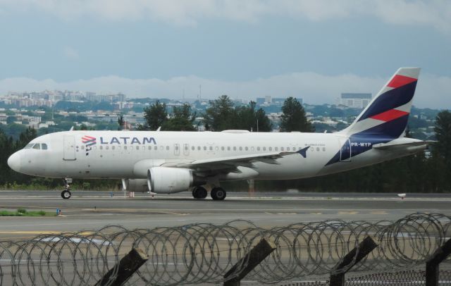 Airbus A320 (PR-MYP)