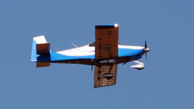 Vans RV-10 (PR-ZDO)