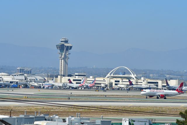 Airbus A320 (N626VA)